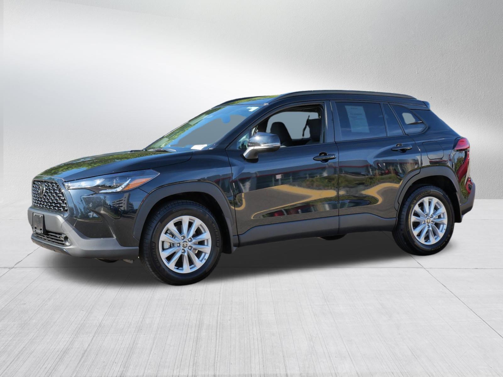 Certified 2025 Toyota Corolla Cross LE w/ Moonroof Package AWD/4WD image 3