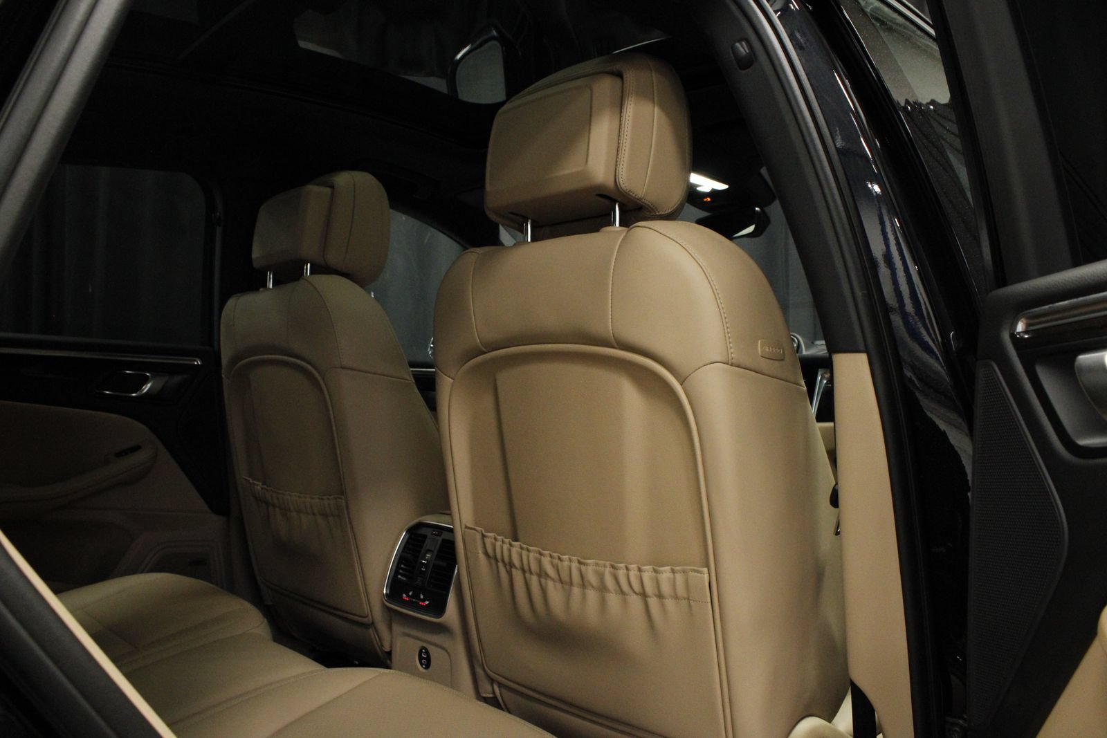 Certified 2026 Porsche Macan AWD/4WD image 20