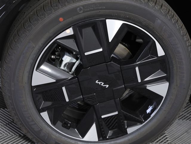 New 2026 Kia Sportage SX FWD image 7