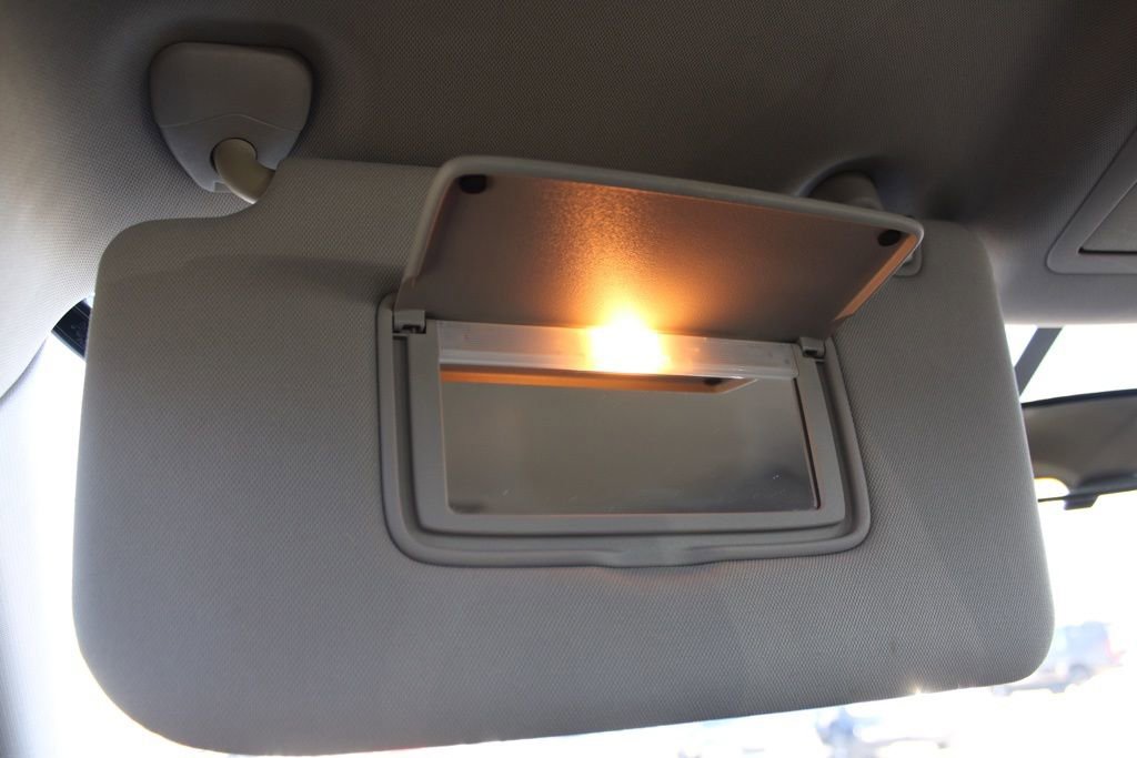 Used 2015 Nissan Rogue S image 37