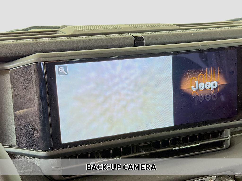 Used 2025 Jeep Gladiator Rubicon w/ Convenience Group AWD/4WD image 5