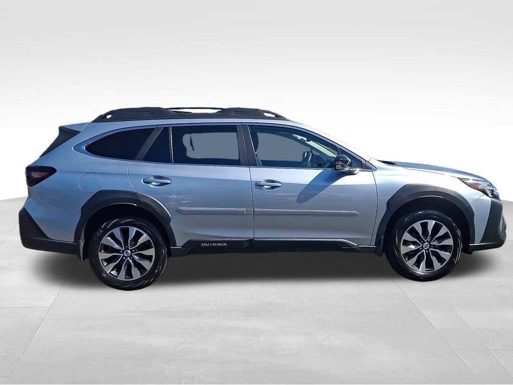 Used 2023 Subaru Outback Limited image 7