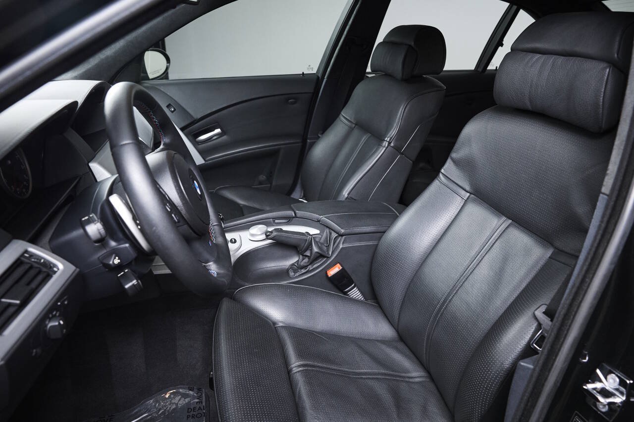 Used 2006 BMW M5 RWD image 89