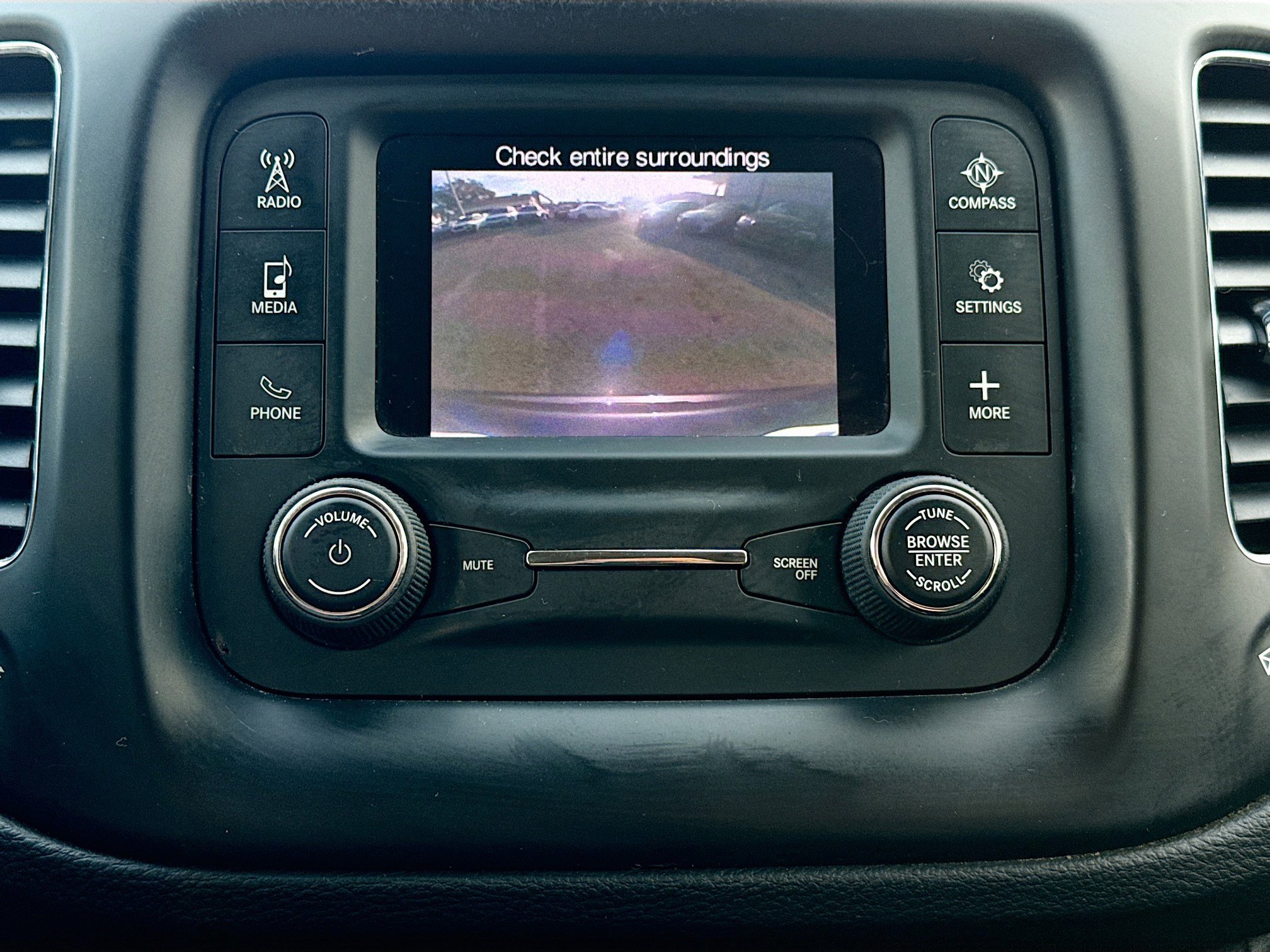 Used 2018 Jeep Compass Latitude image 31