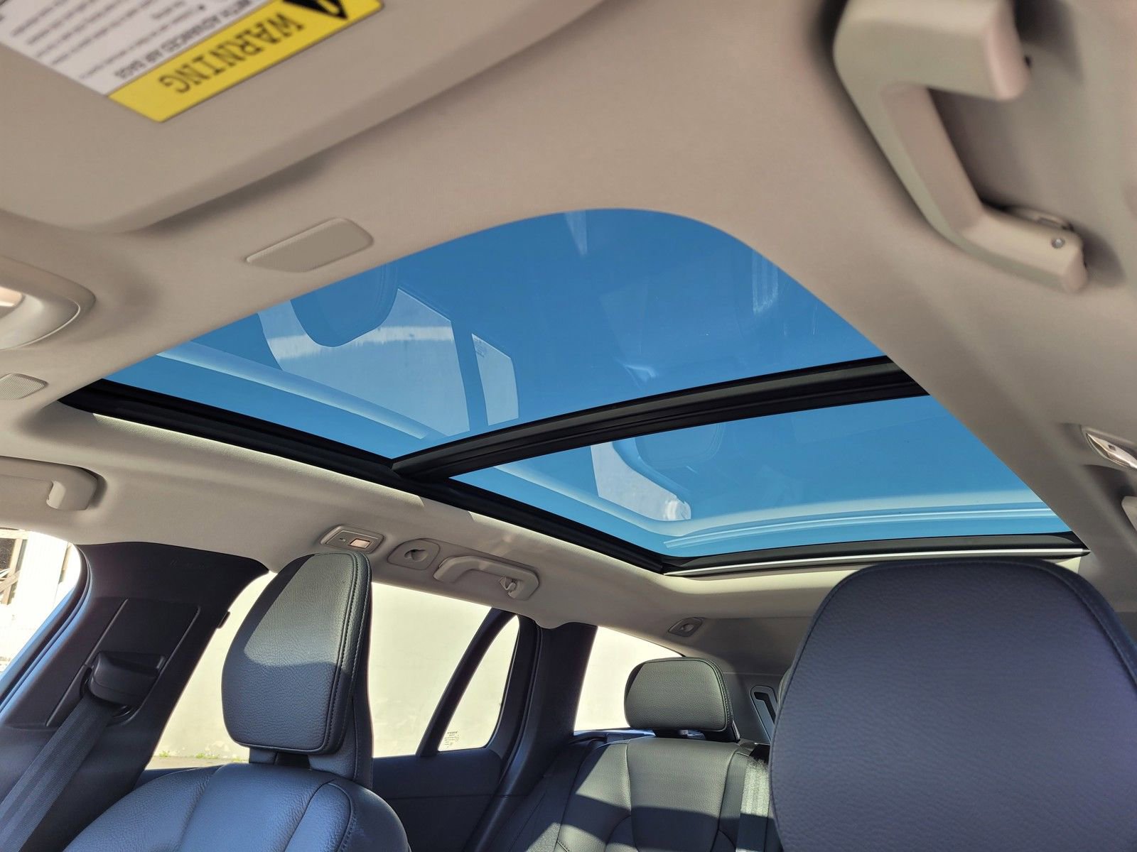 Certified 2025 Volvo V60 B5 Cross Country Plus image 27