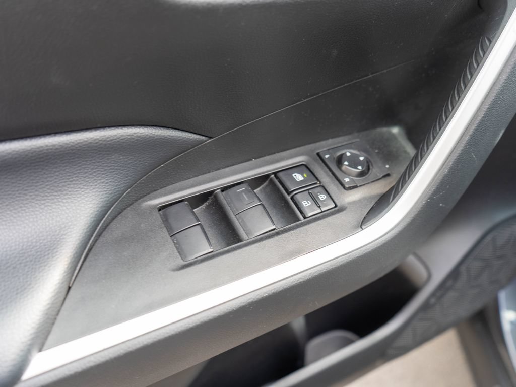 Used 2023 Toyota RAV4 LE AWD/4WD image 25