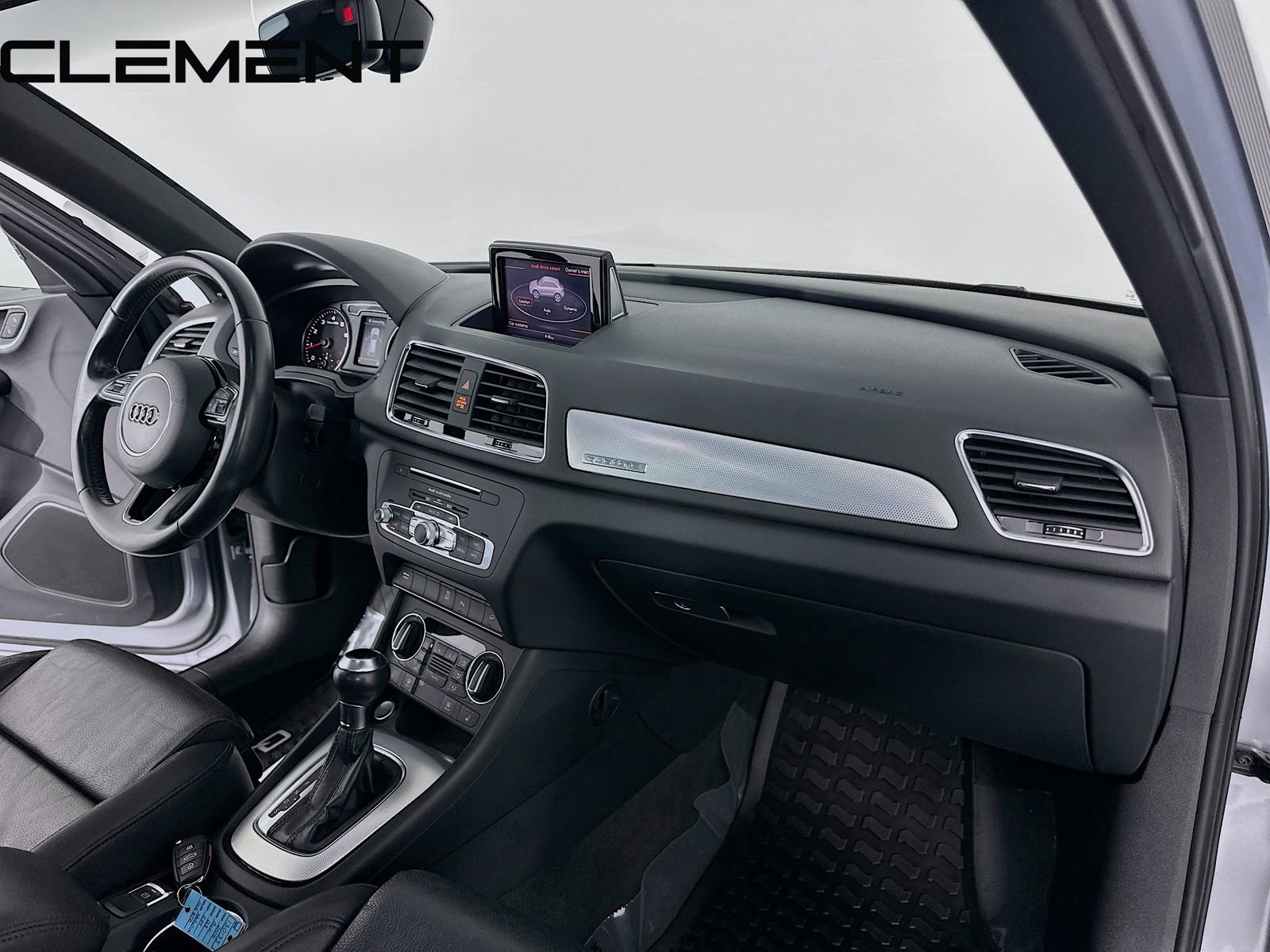 Used 2018 Audi Q3 2.0T Premium Plus w/ Premium Plus Package image 35