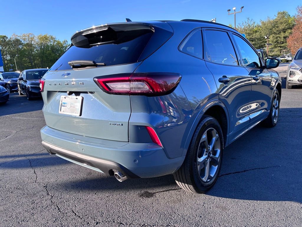 Used 2023 Ford Escape ST-Line w/ Tech Pack #1 AWD/4WD image 7