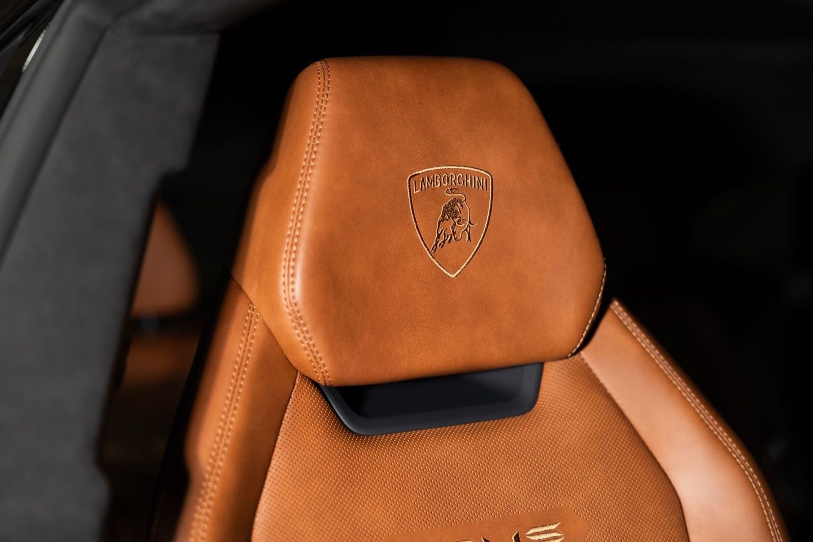 Used 2023 Lamborghini Urus S AWD/4WD image 52
