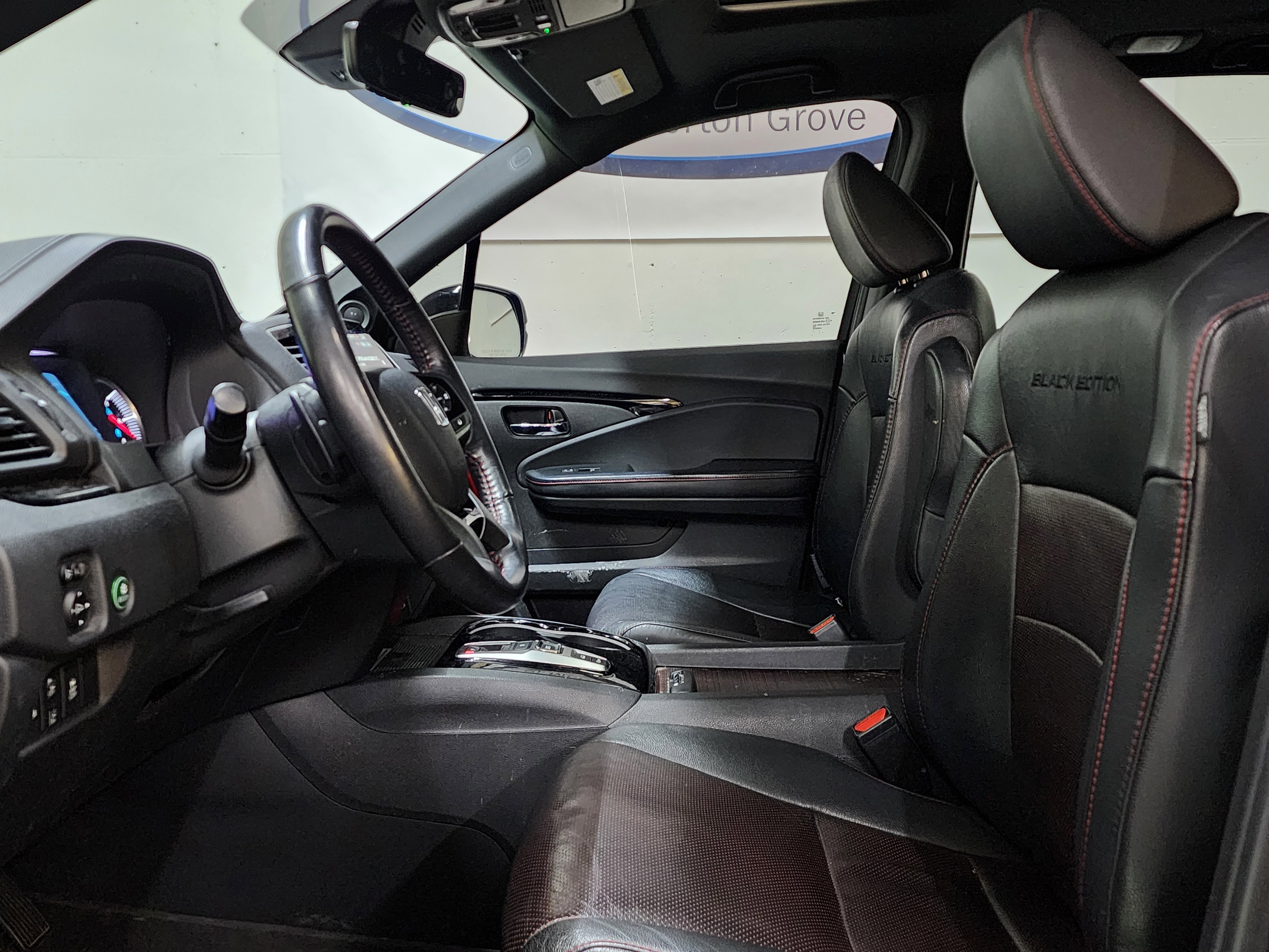 Used 2021 Honda Pilot Black Edition image 13