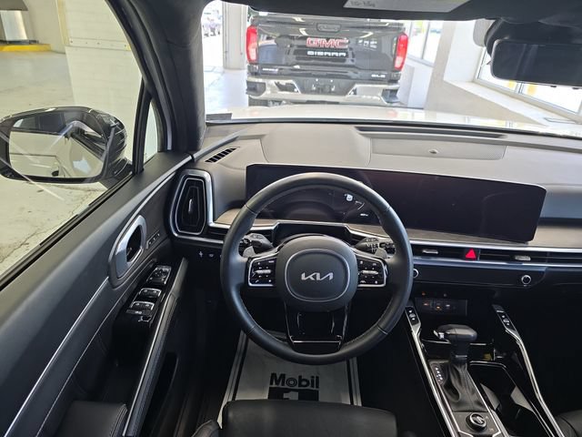 Certified 2025 Kia Sorento SX Prestige AWD/4WD image 12