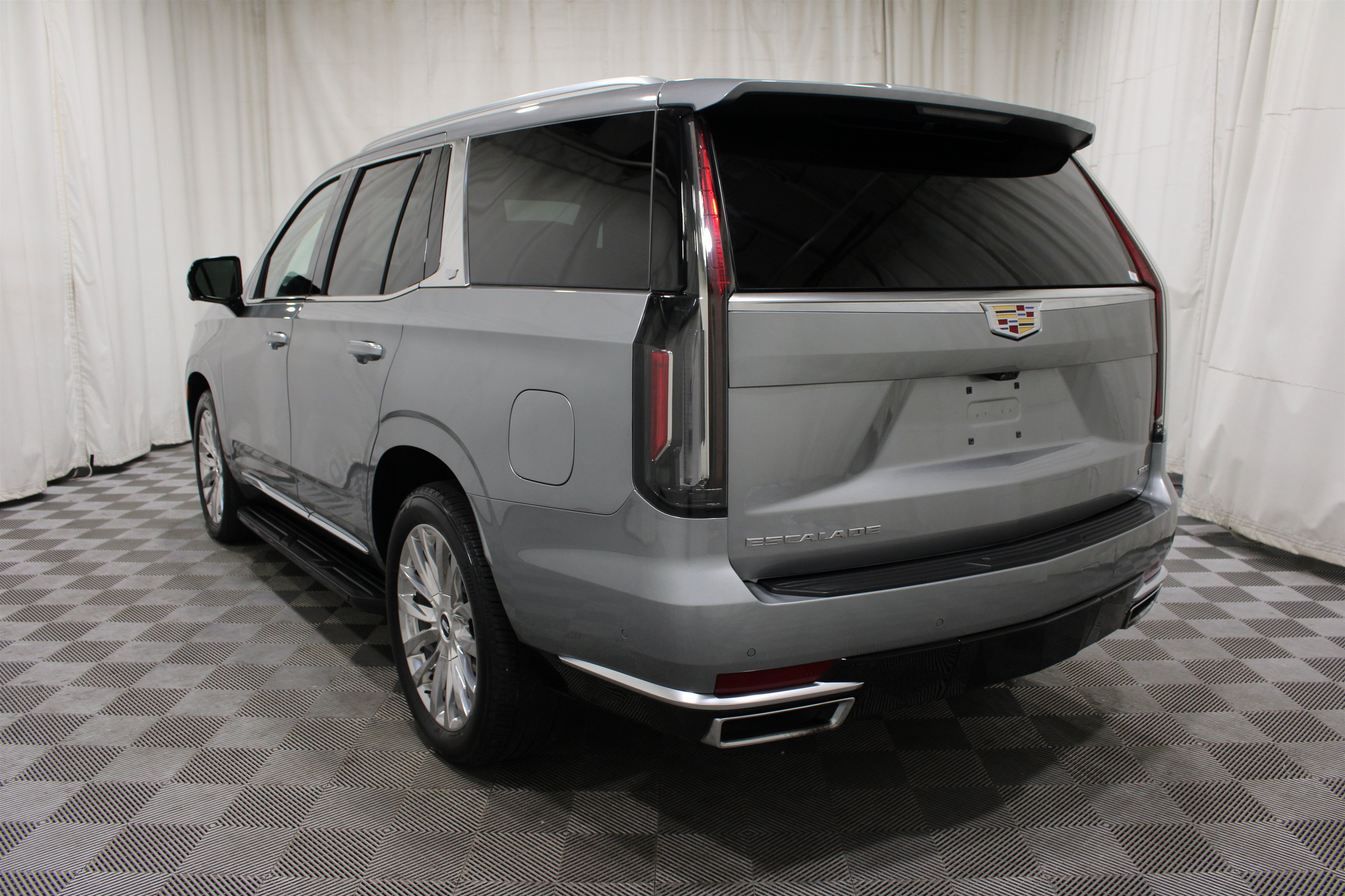Certified 2024 Cadillac Escalade Premium Luxury w/ Performance Package AWD/4WD image 35