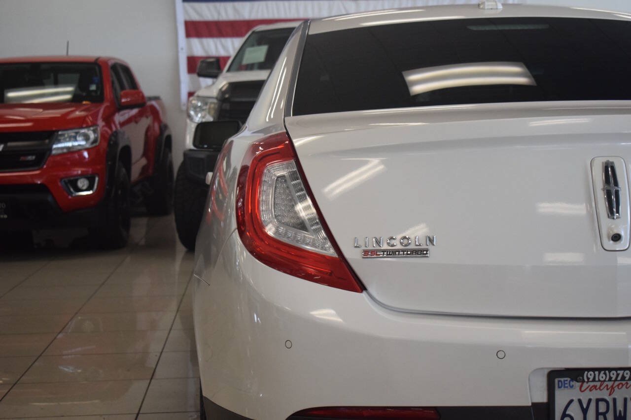 Used 2013 Lincoln MKS AWD image 25