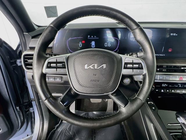 Used 2023 Kia Telluride EX w/ EX Captain's Chair Package AWD/4WD image 16