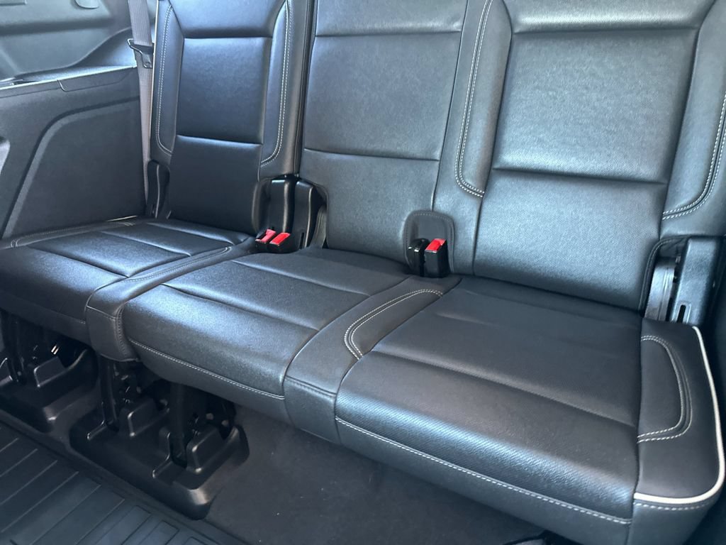 Used 2025 GMC Yukon Elevation w/ Elevation Premium Package AWD/4WD image 14