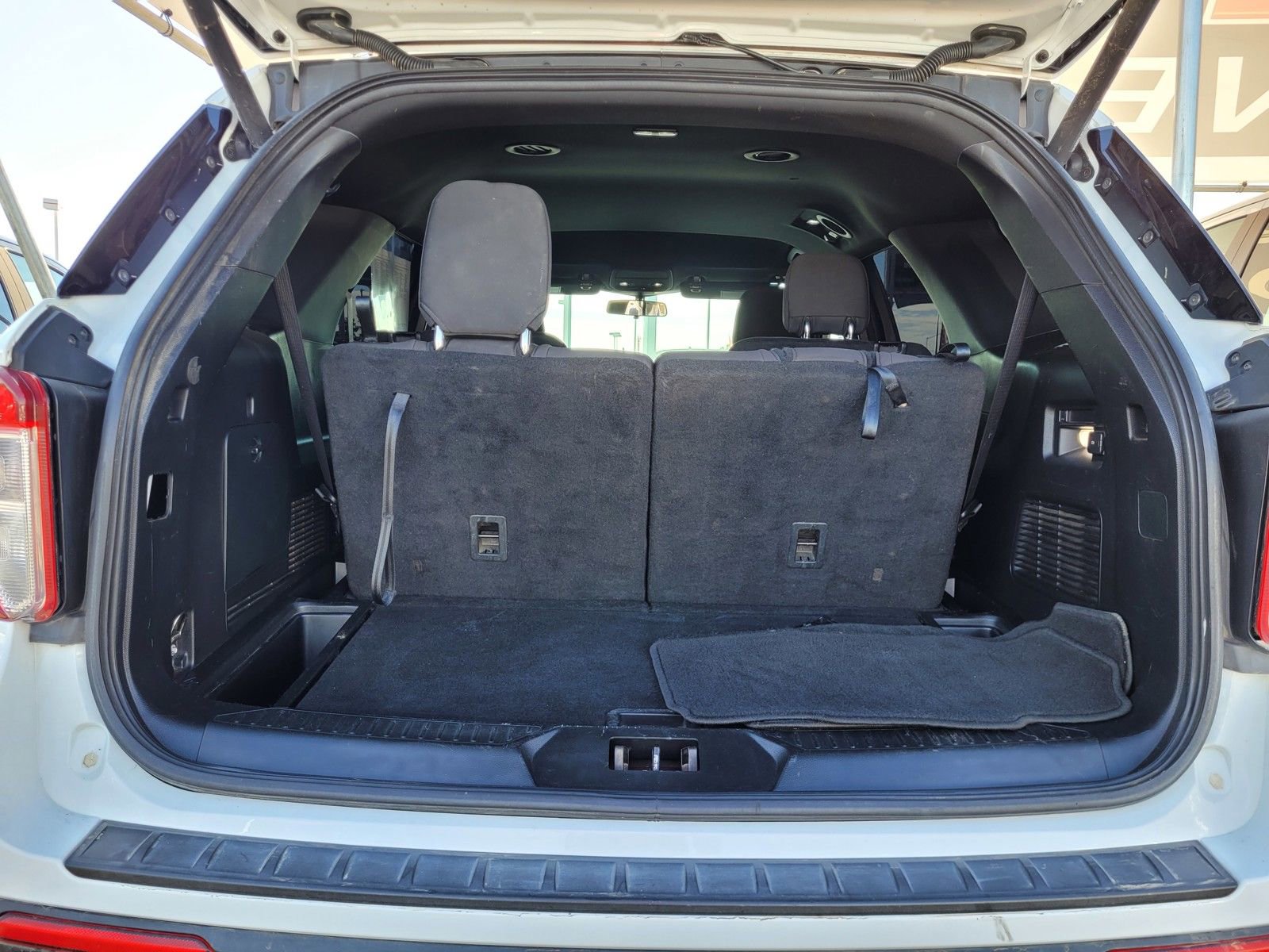 Used 2020 Ford Explorer XLT image 20