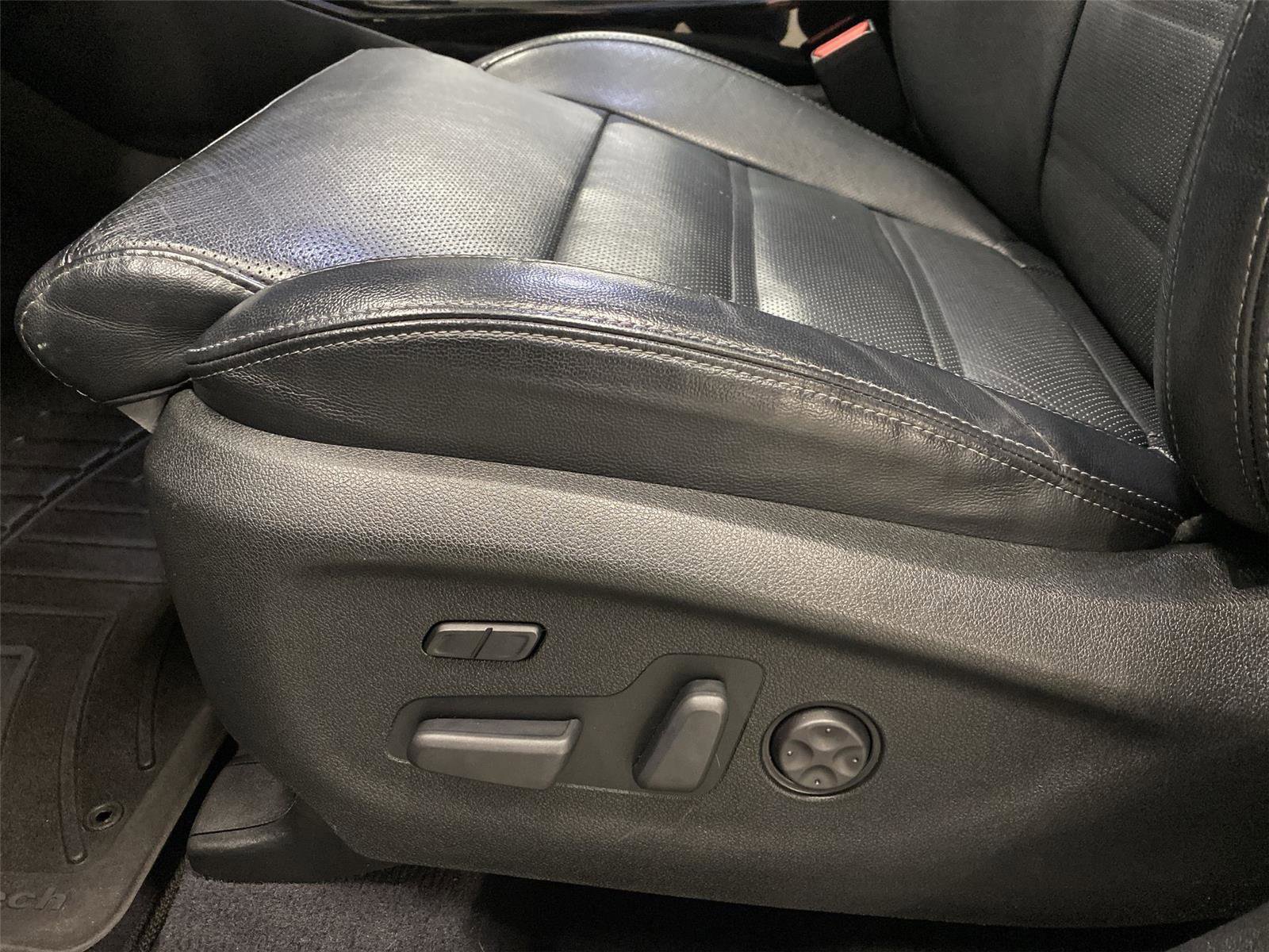 Used 2019 Kia Sorento SX w/ SX Touring Package image 18