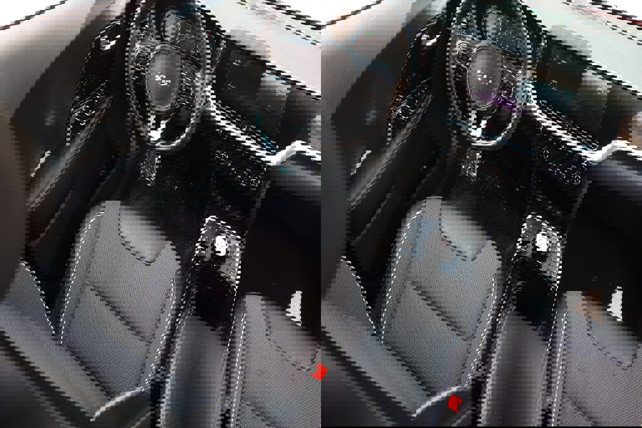 Used 2022 Kia Niro EX FWD image 24