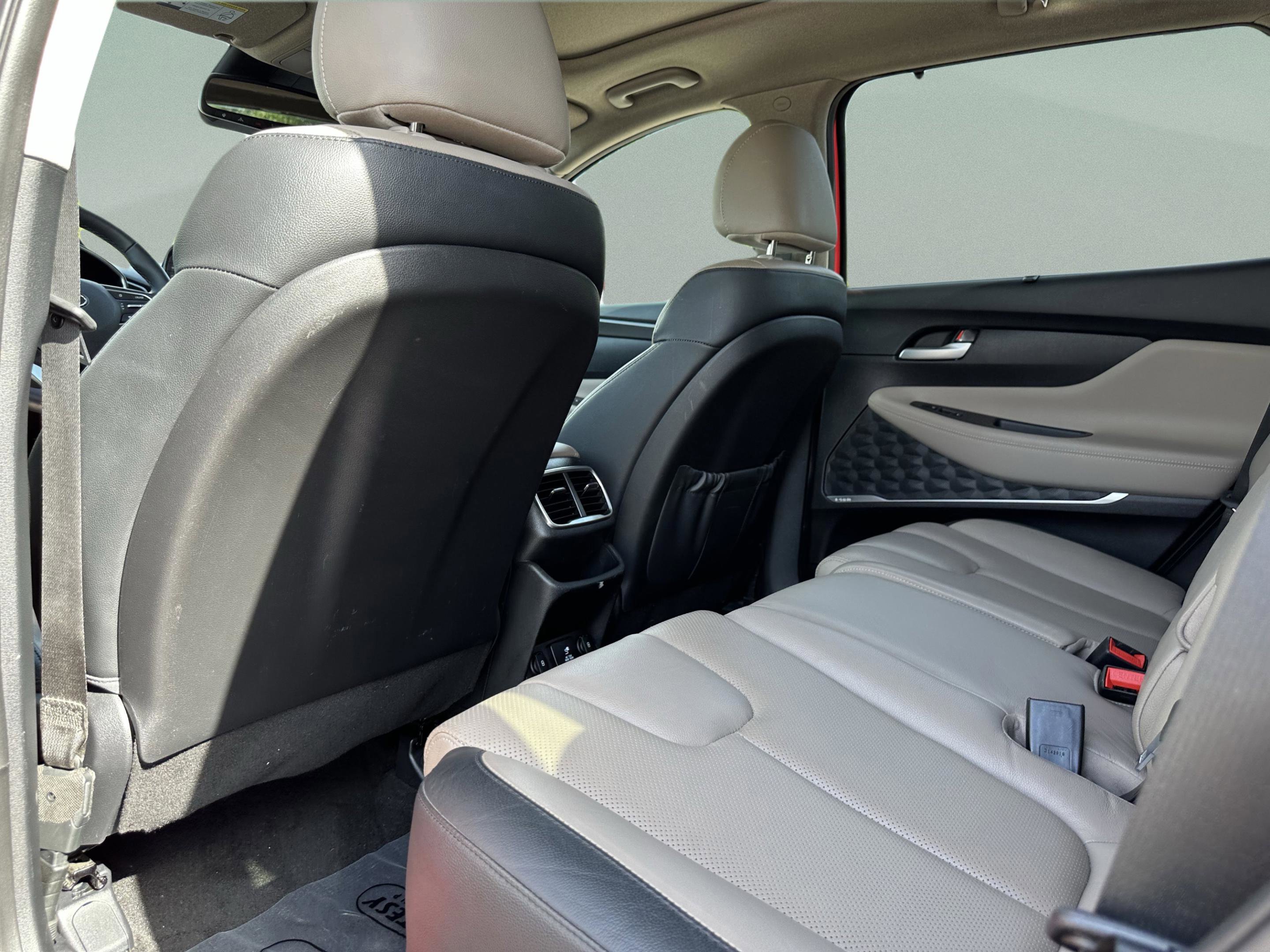 Used 2020 Hyundai Santa Fe Limited image 18