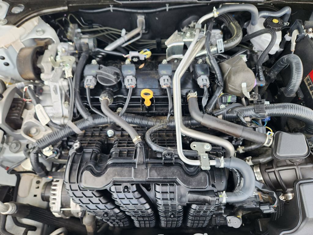Used 2025 Nissan Altima 2.5 SV FWD image 30