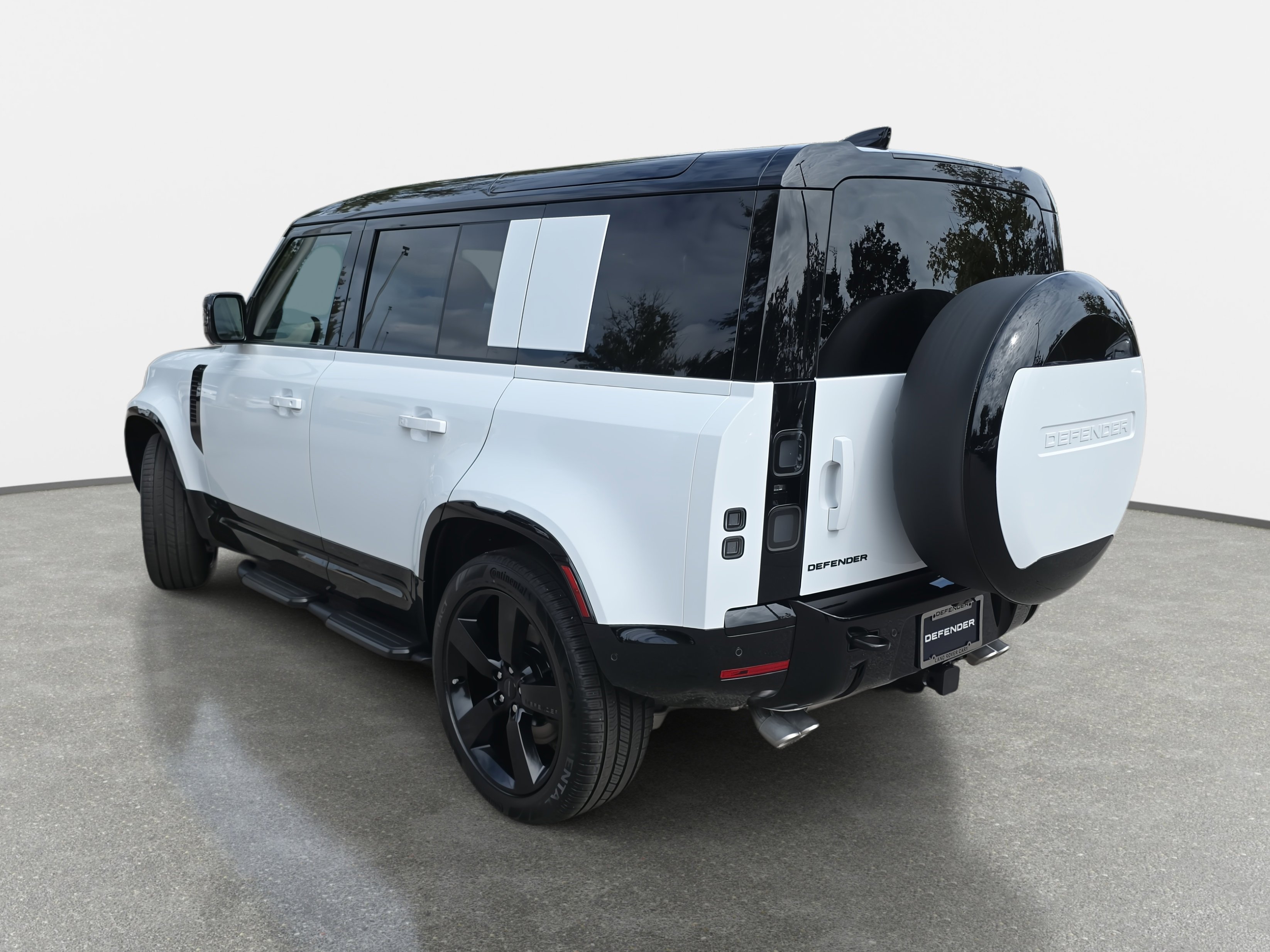 New 2026 Land Rover Defender 110 V8 image 7