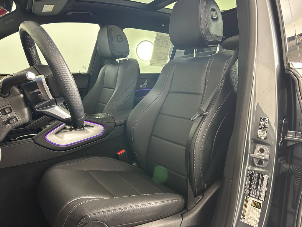 Used 2025 Mercedes-Benz GLS 450 4MATIC image 5