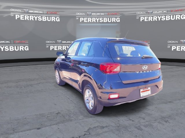 Used 2026 Hyundai Venue SE FWD image 6