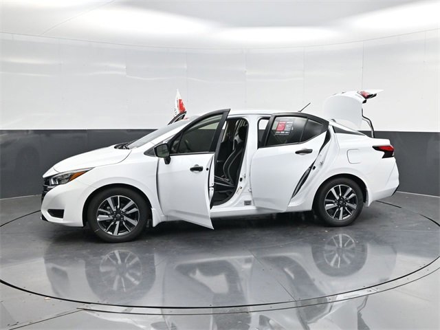 Used 2025 Nissan Versa S w/ S Plus Package image 57