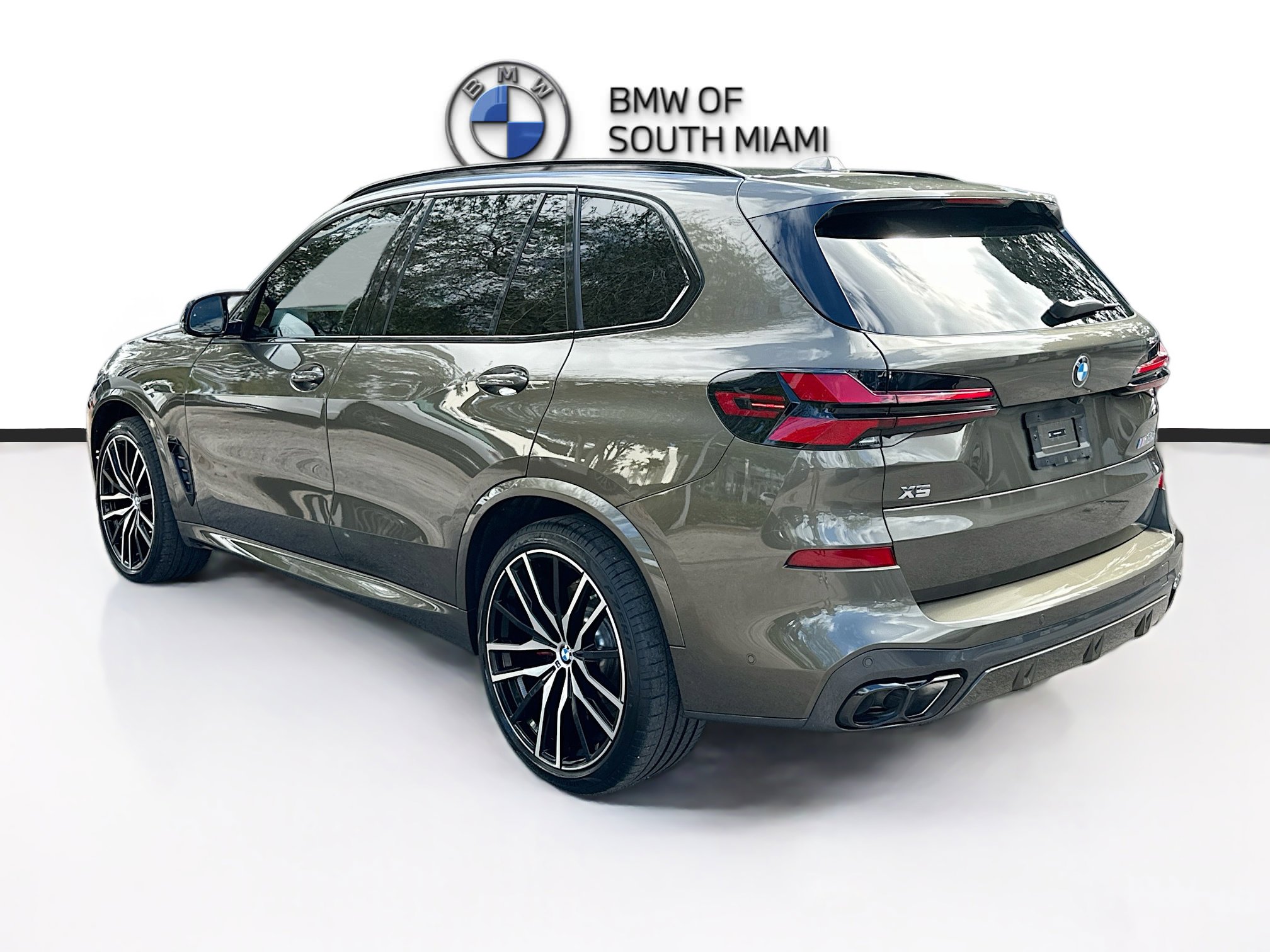 Certified 2025 BMW X5 M60i w/ Executive Package image 5