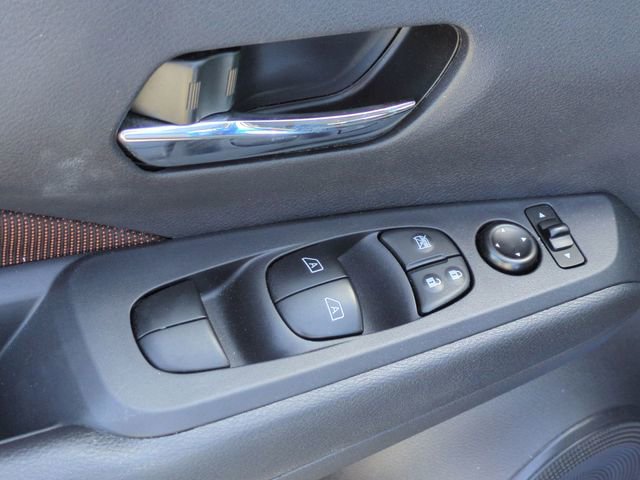 Used 2023 Nissan Kicks SR FWD image 13
