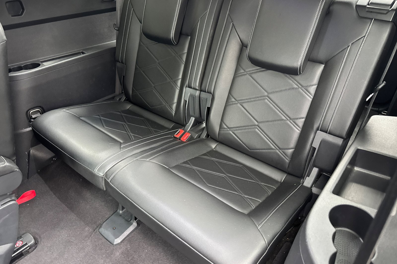 Used 2024 Volkswagen Atlas SE FWD image 16