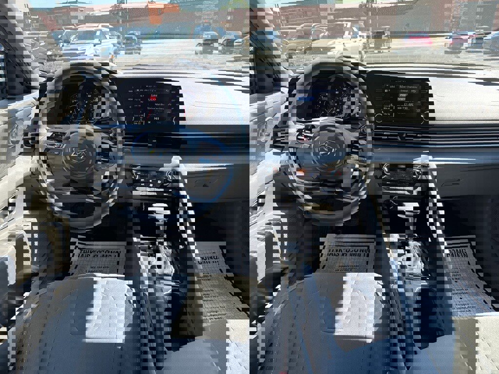 Used 2023 Hyundai Elantra SEL image 16