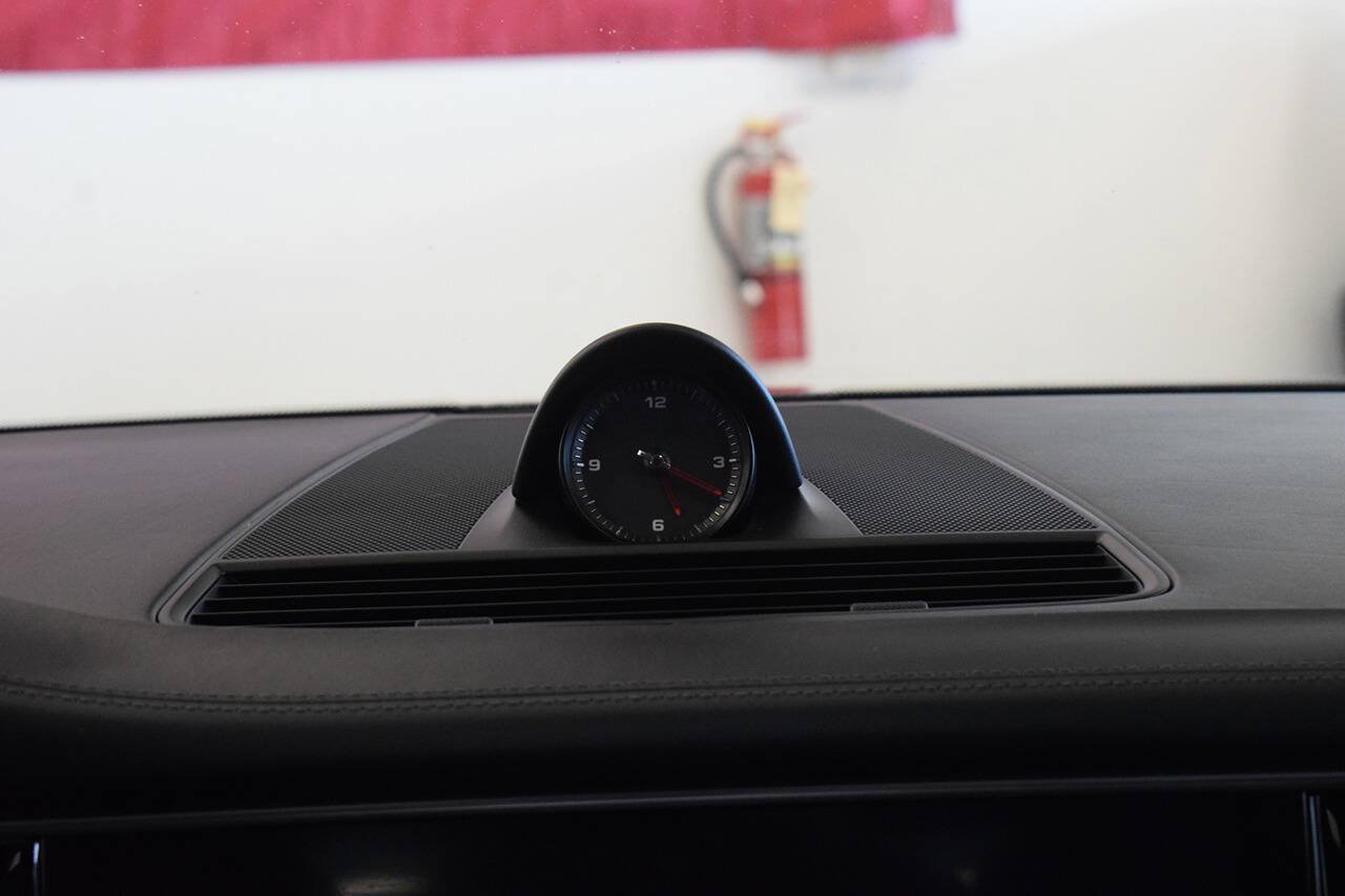 Used 2018 Porsche Panamera 4 AWD/4WD image 58