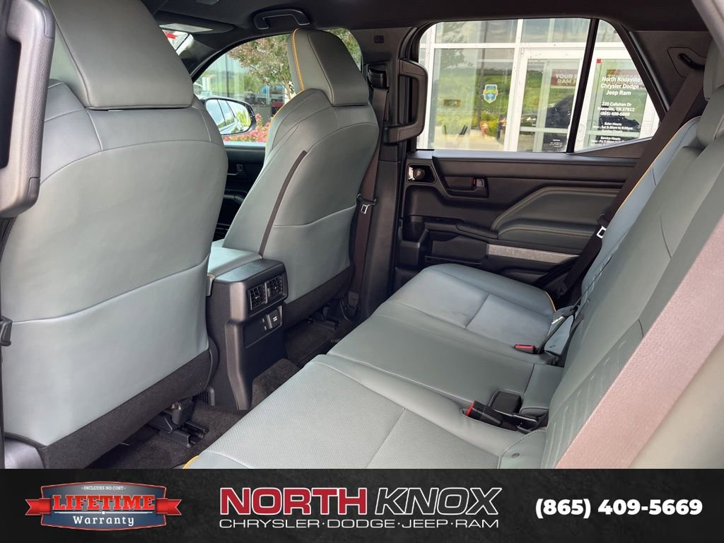 Used 2025 Toyota 4Runner Trailhunter AWD/4WD image 17