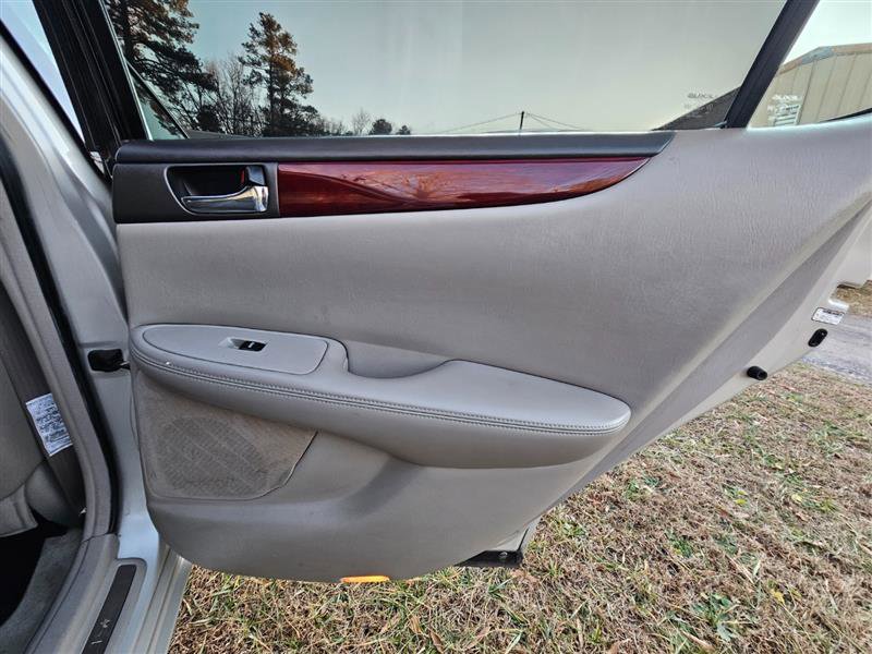 Used 2004 Lexus ES 330 image 20