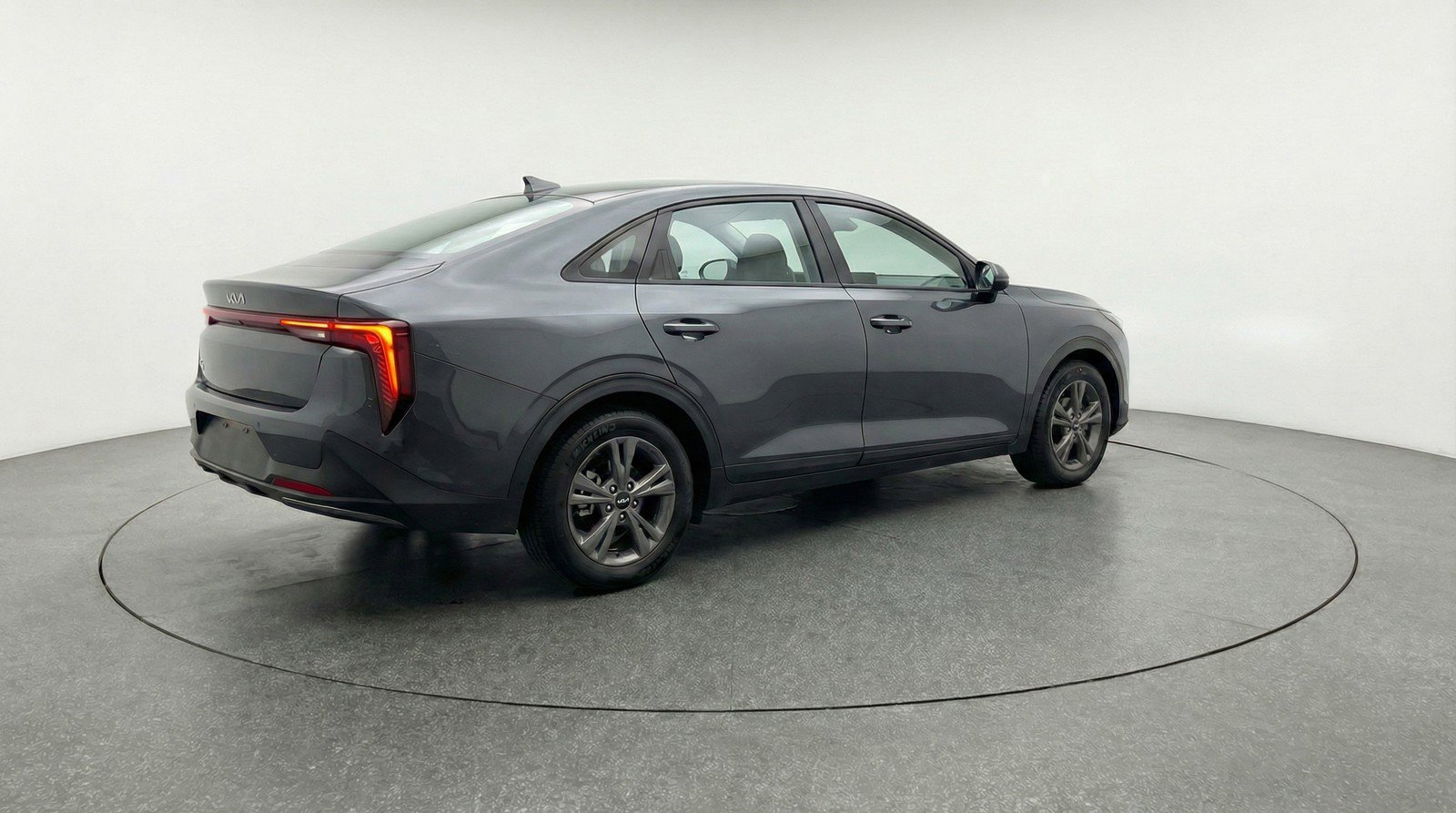 Used 2025 Kia K4 LXS image 9