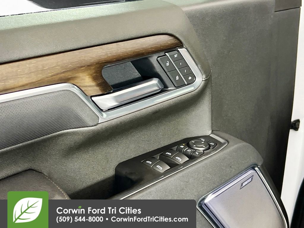 Used 2025 Chevrolet Silverado 2500 High Country w/ Technology Package image 12