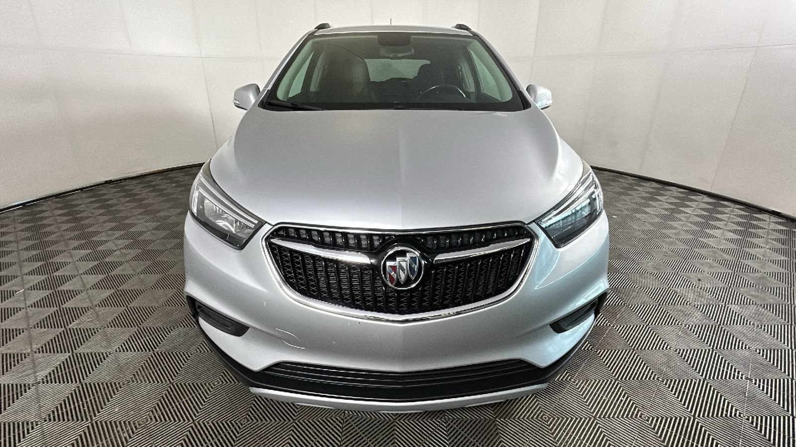 Used 2019 Buick Encore Preferred AWD/4WD image 9