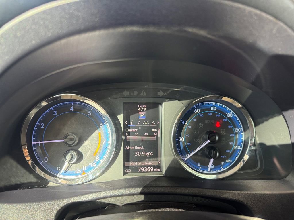 Used 2019 Toyota Corolla L image 10