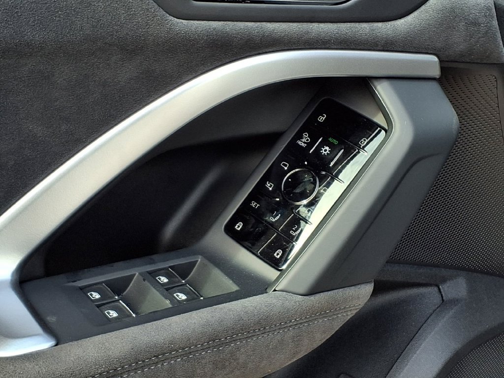 New 2026 Audi SQ5 Prestige AWD/4WD image 10