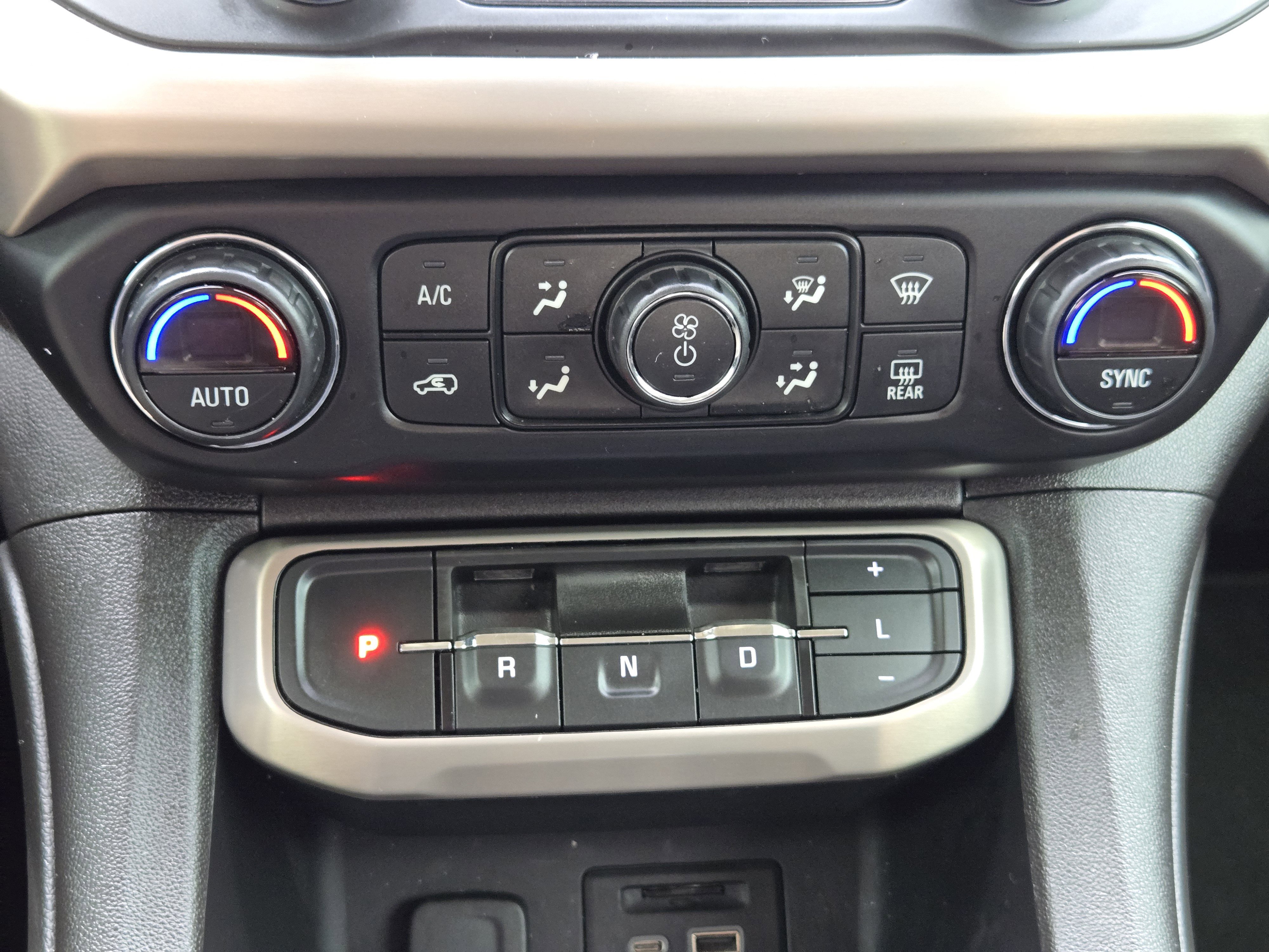 Used 2021 GMC Acadia Denali image 22