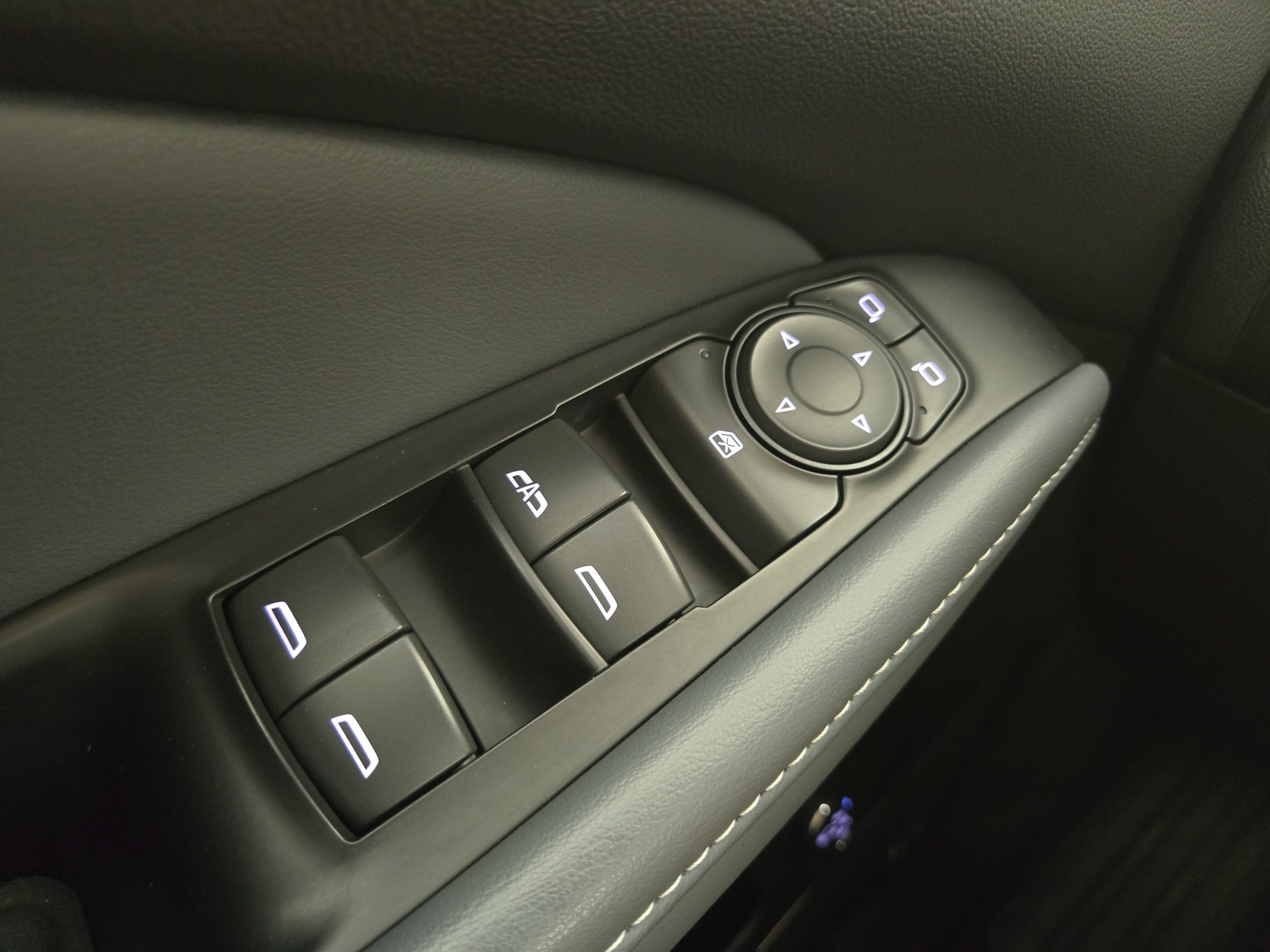 Certified 2023 Buick Enclave Essence image 33