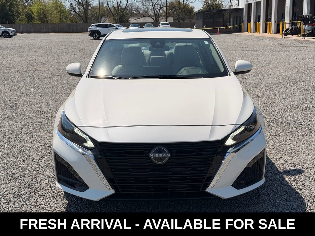 Used 2025 Nissan Altima 2.5 SV w/ SV Special Edition Package image 2