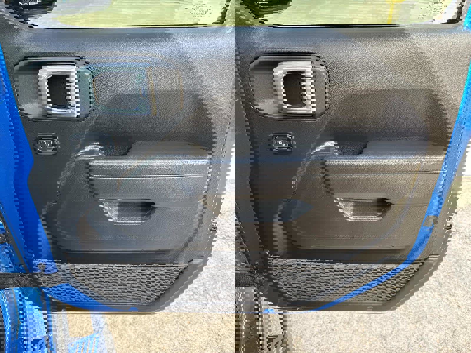 Used 2025 Jeep Wrangler Sport image 24