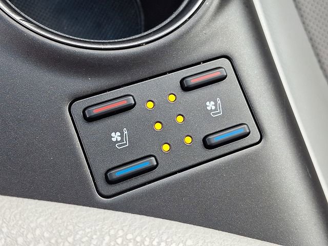 Used 2024 Toyota Camry XSE w/ Navigation Package image 28