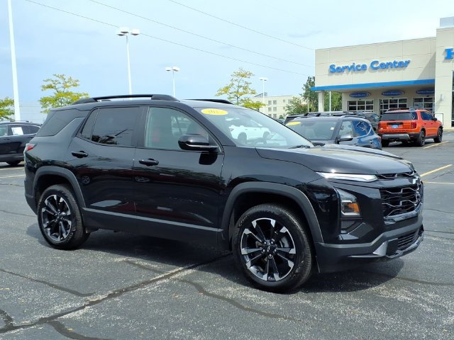 Used 2025 Chevrolet Equinox RS AWD/4WD image 3