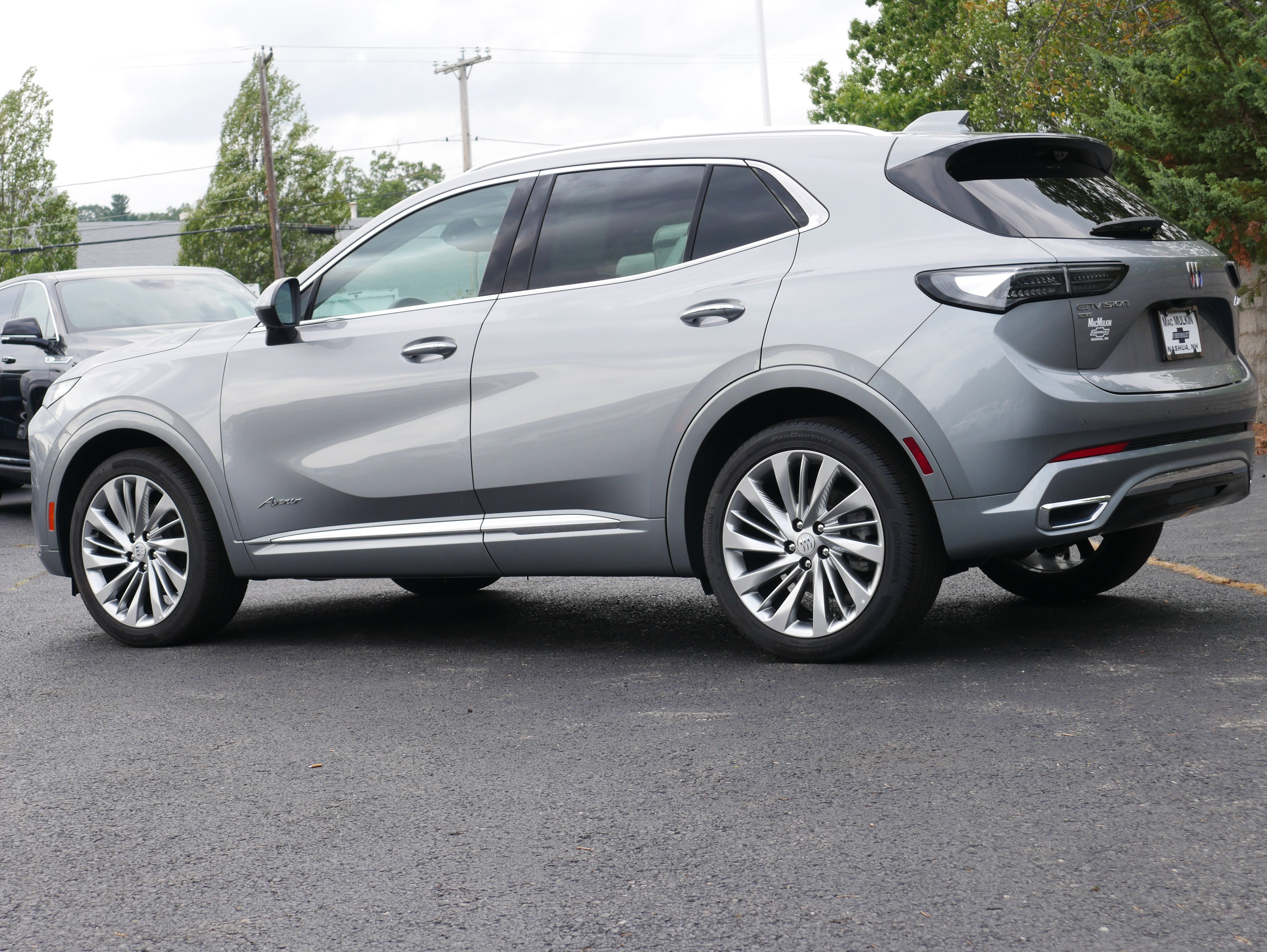 Certified 2024 Buick Envision Avenir image 4
