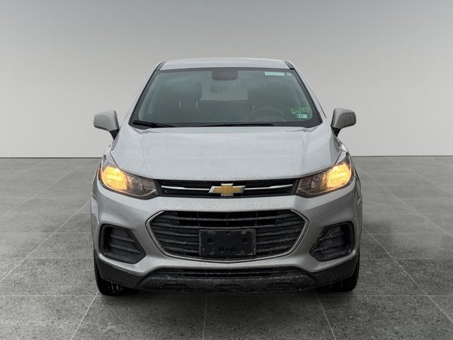 Certified 2022 Chevrolet Trax LS w/ Tint and Cruise Package image 8