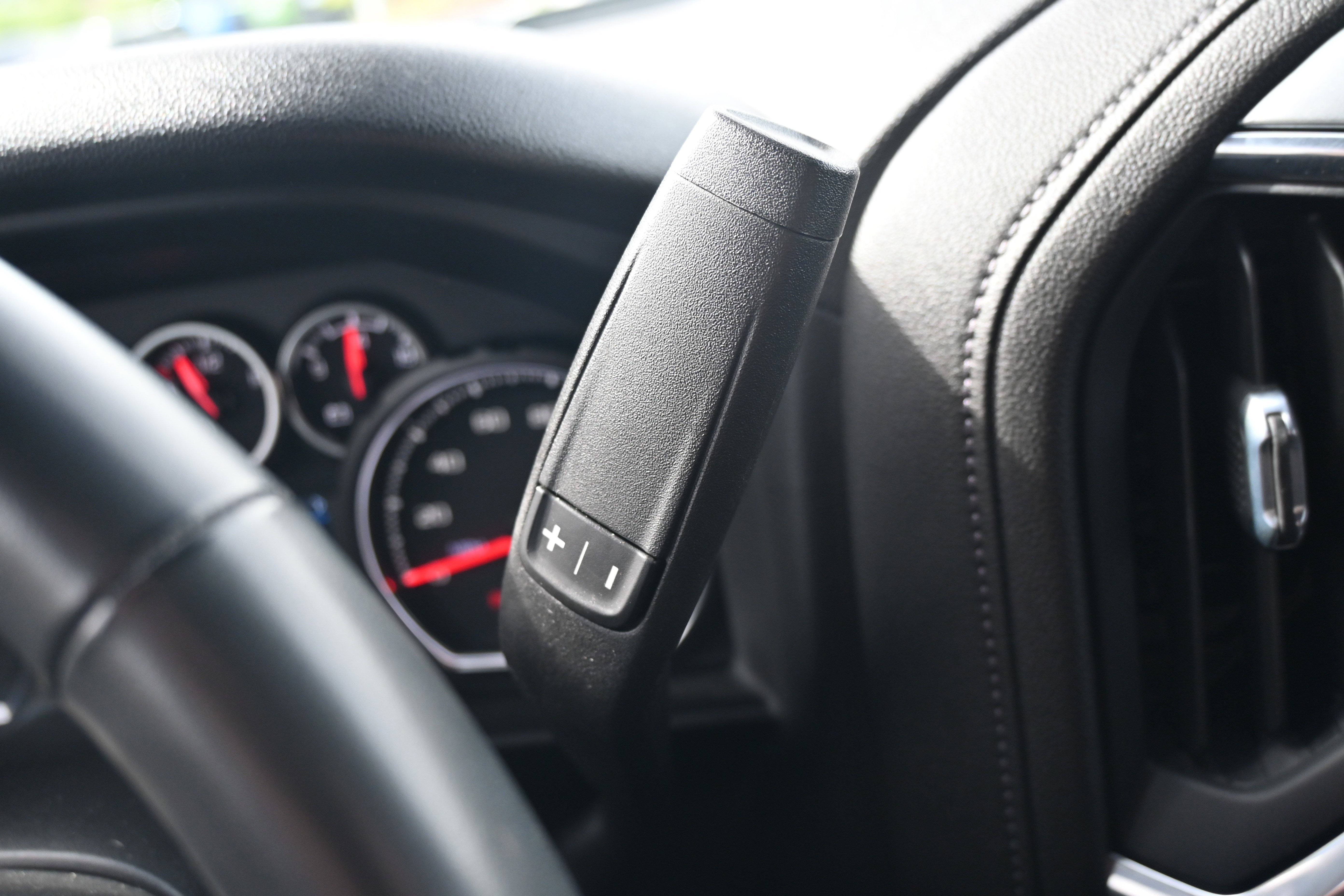 Used 2023 Chevrolet Silverado 2500 LT w/ Midnight Edition image 10