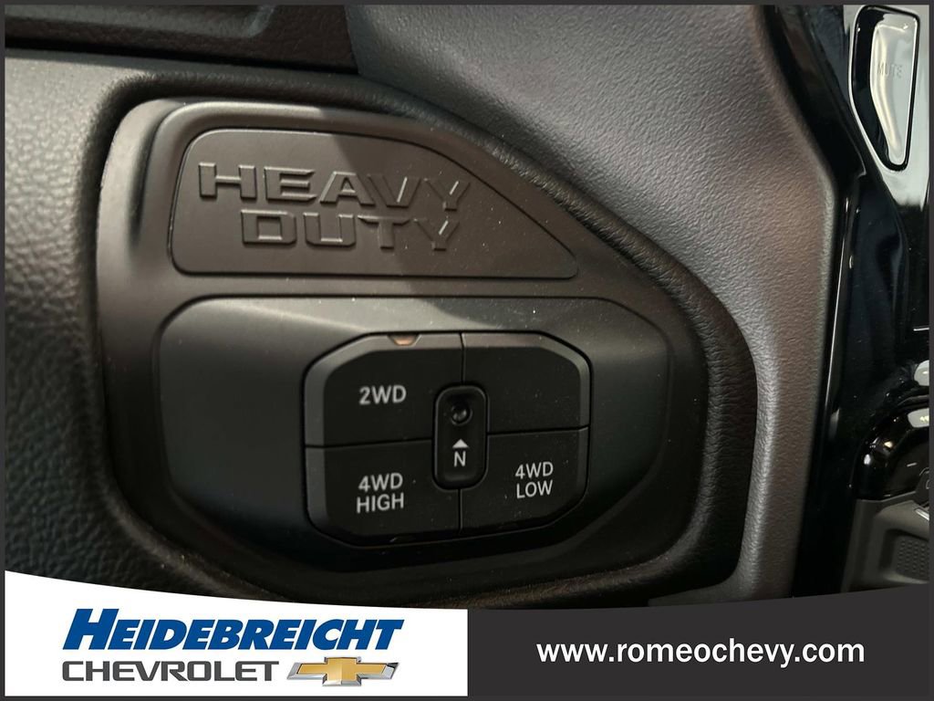 Used 2025 RAM 3500 Big Horn image 34